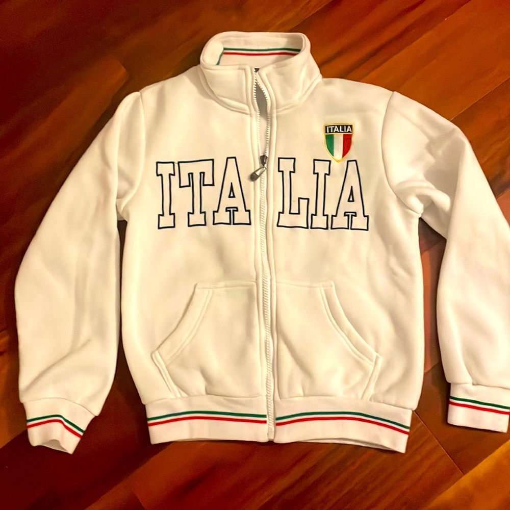 Zip up long sleeve bought in Italy size 10 kids